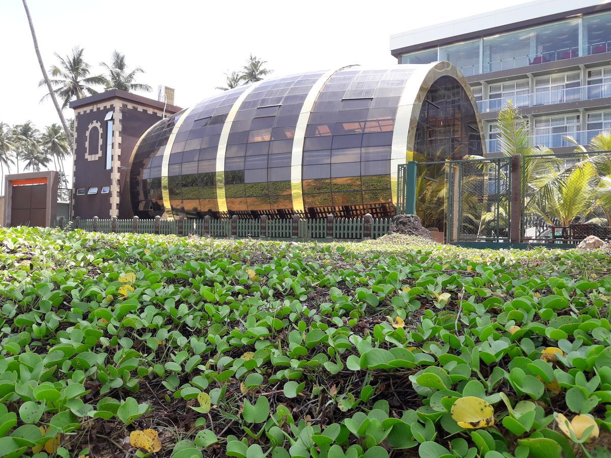 Ocean Queen Hotel Wadduwa Exteriér fotografie